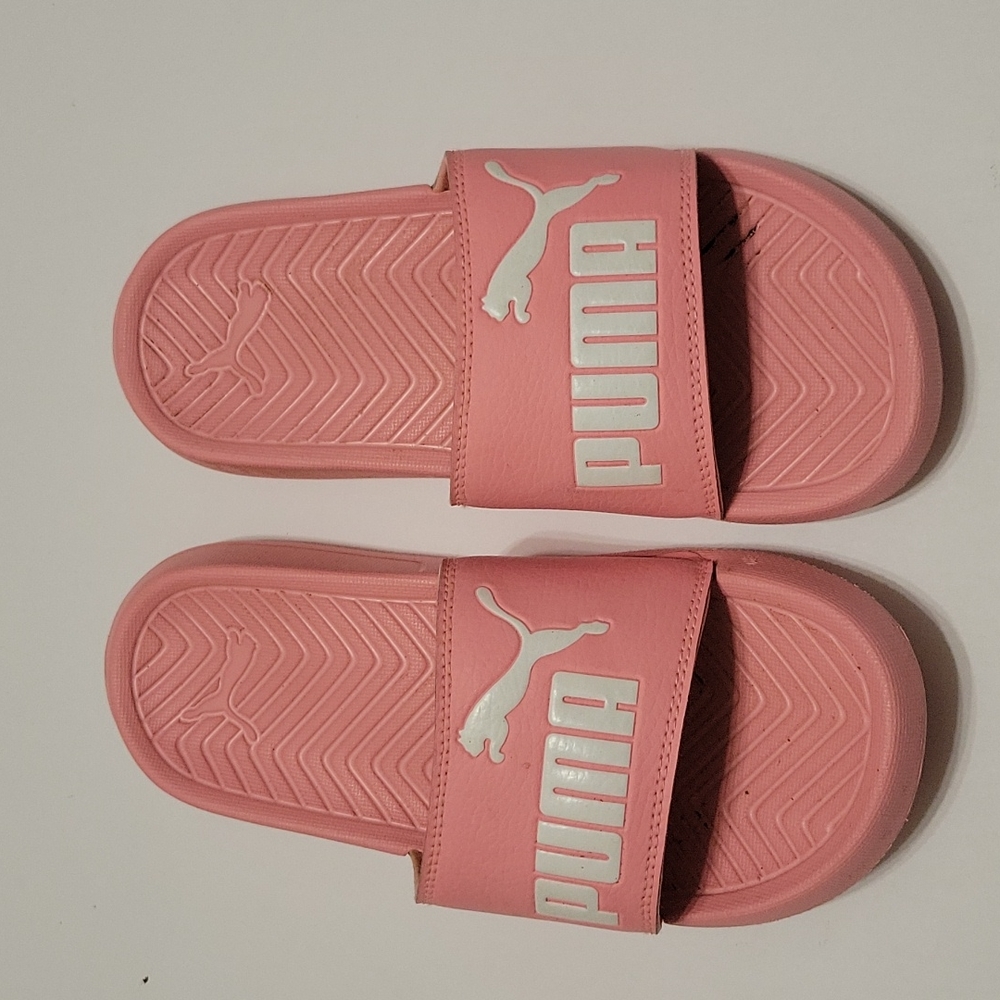 1 pair pink and white puma slides